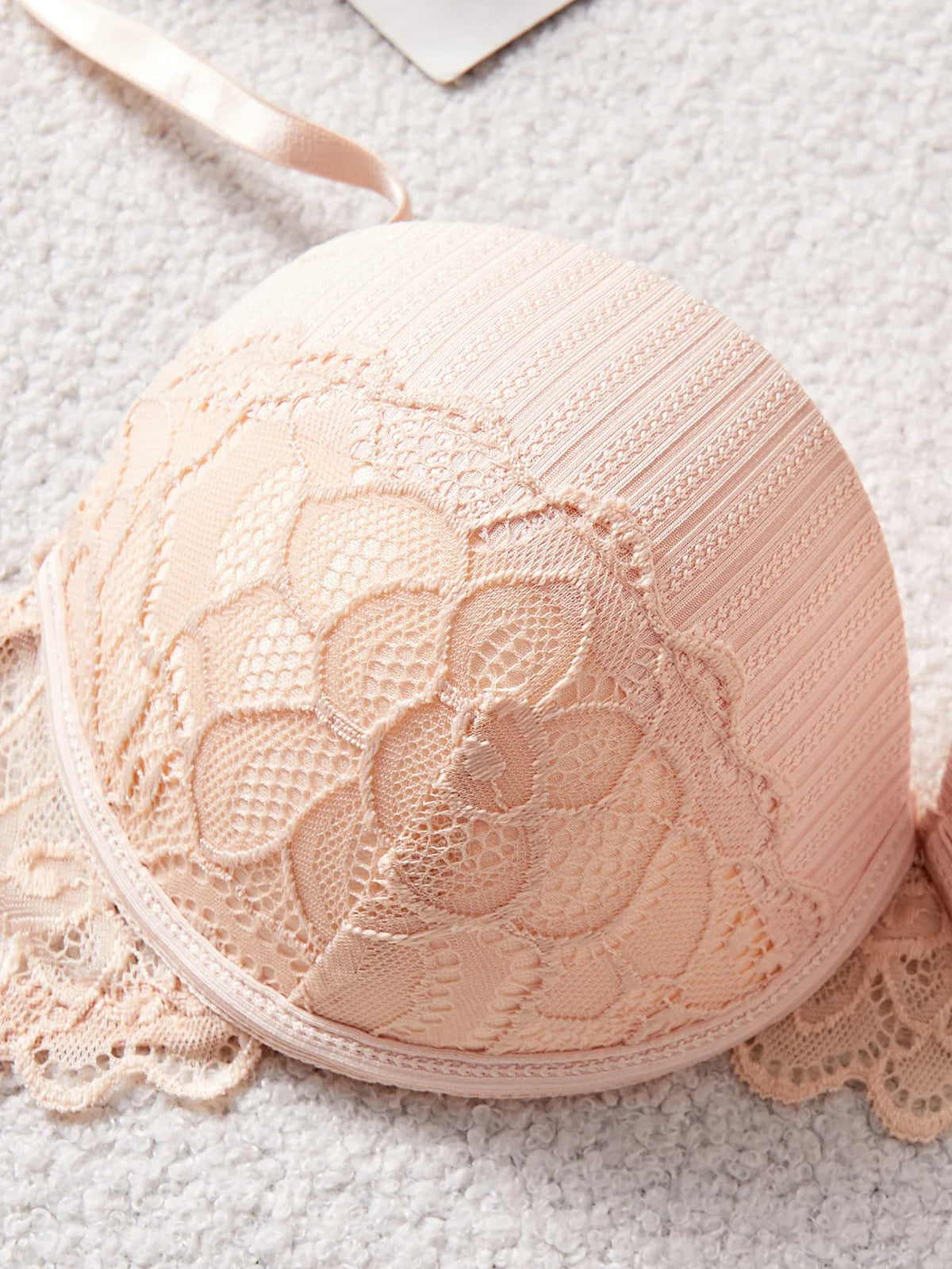 3Pcs-5Pcs Women's Bra with Patterned Engraved Cups, Sexy Lace Minimizer Bra, Underwire Push-Up Fashionable Women's Intimate Underwear