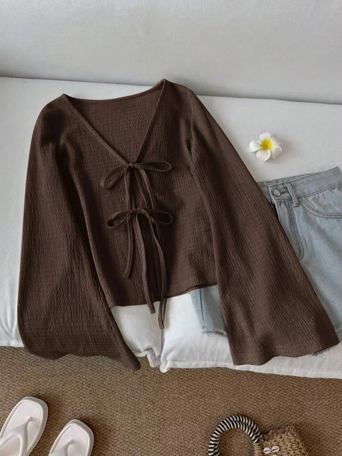 Women's Casual Solid Color Tie Front Semi-Fitted Flare Sleeve Blouse V-Neck Knit Textured Fabrics Cottagecore Top Spring/Fall