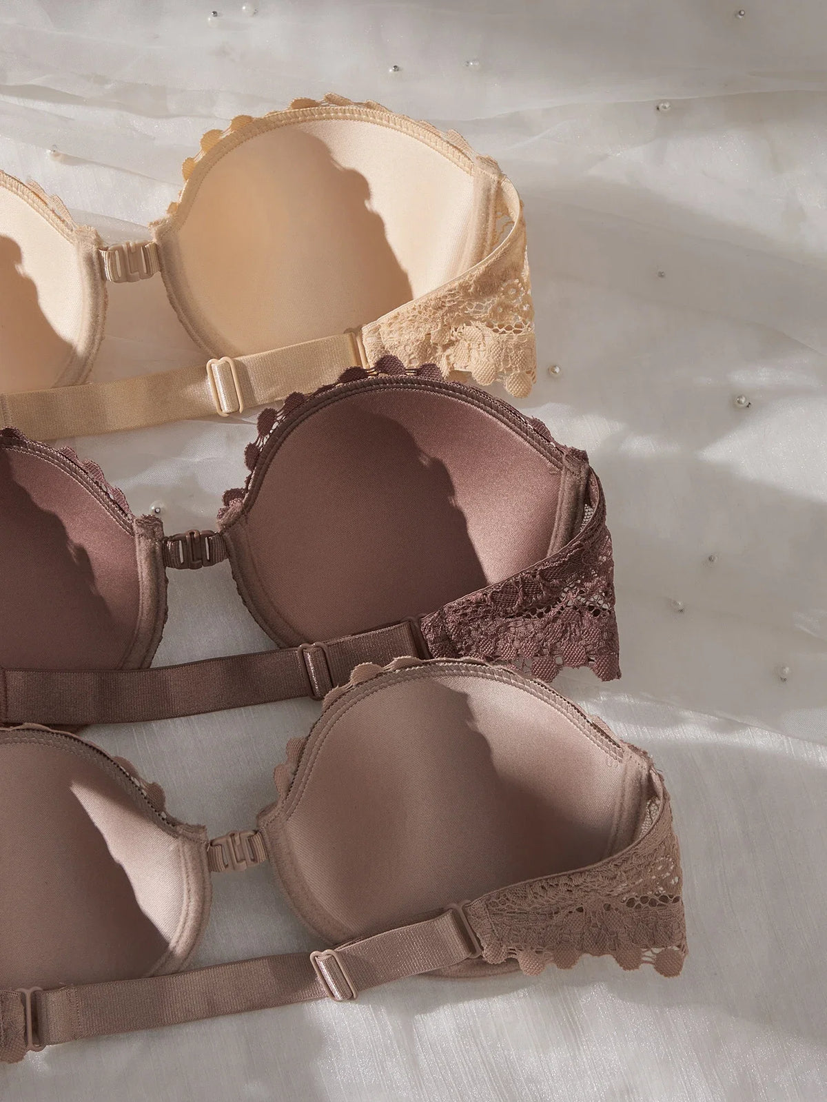 3Pcs Thin Cup Strapless Women's Sexy Bras Lace Trim Patchwork Pattern Front Clasp Push up Bra Comfortable Half-Cup Women's Bra