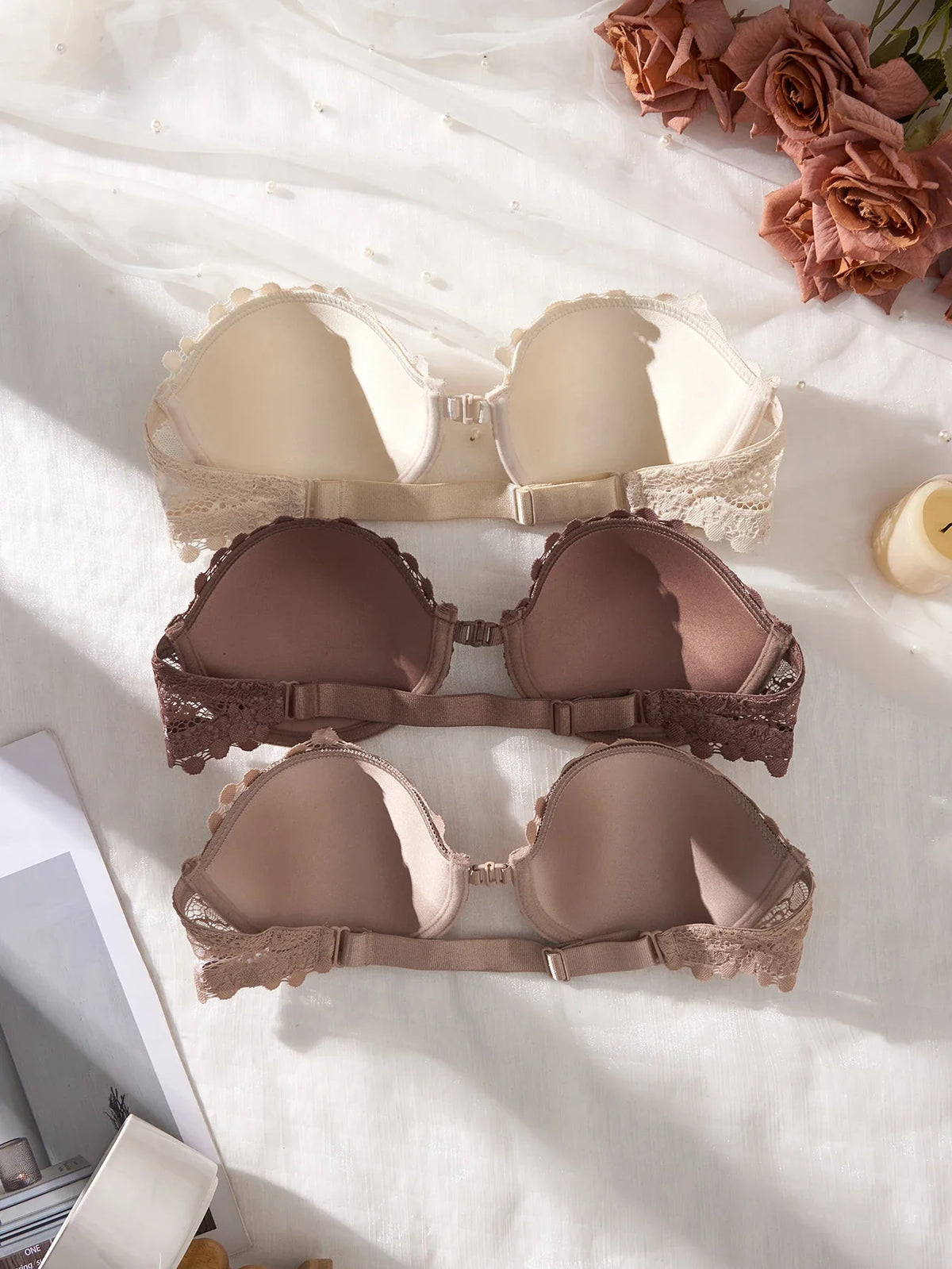 3Pcs Thin Cup Strapless Women's Sexy Bras Lace Trim Patchwork Pattern Front Clasp Push up Bra Comfortable Half-Cup Women's Bra