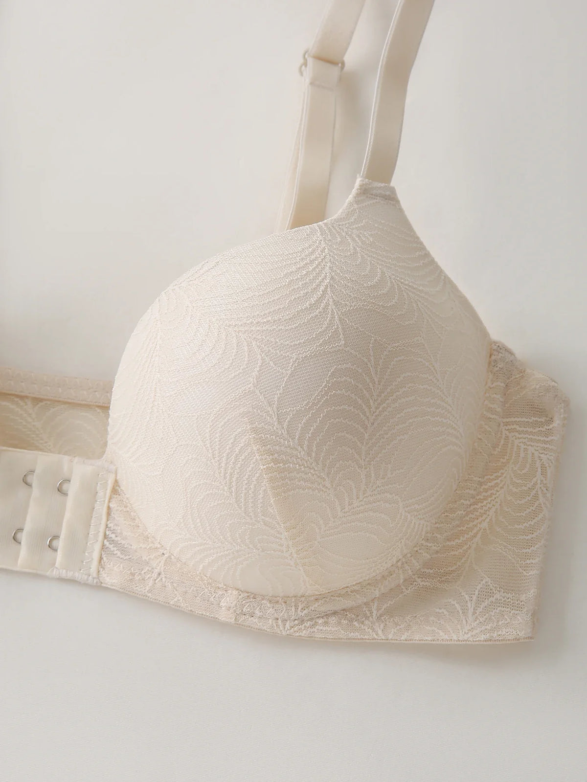 Daily Women's Bra with Lace Splicing and Embossed Texture Cup Surface Push-up Bra Soft Fabric Front Closure Underwire Underwear