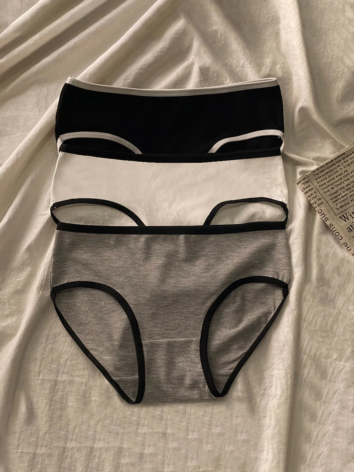 3pcs Sports Cool Style Instagram Minimalist Girls' Underwear Mid Waist Japanese Black and White Pure Cotton Women's Triangle Top