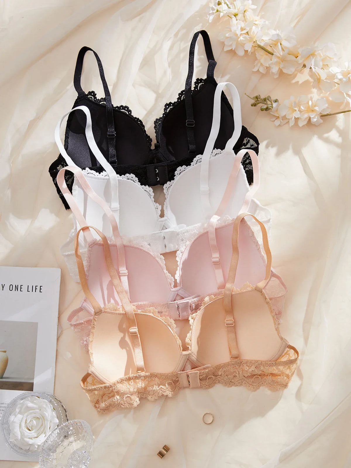 4Pcs Daily Lace Trim Women's Underwear Set Rhinestone Push up Underwire Bra Airy & Stylish Women Lace Lingerie Set